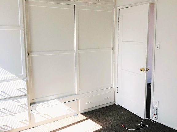 4th image of 4715 60th St #1/2