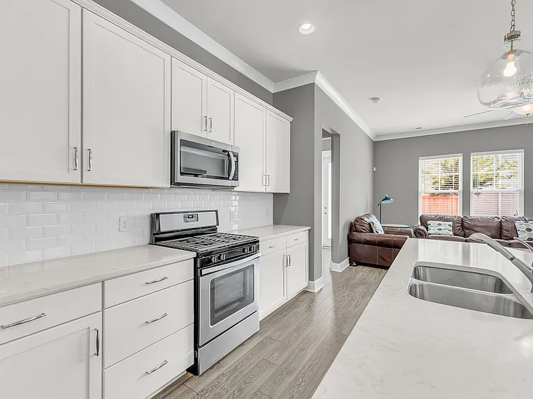 1658 Indy Dr — Photo 12