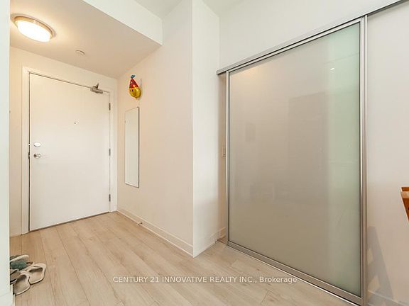 5th image of 681 Yonge St #221