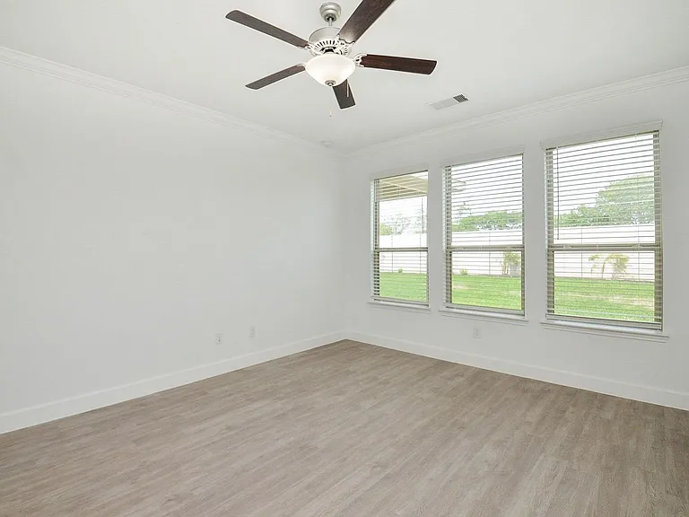 3820 Vista Grove Ct — Photo 16