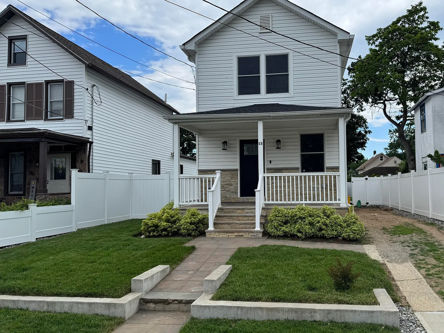 4 bed, $6,000 — Photo 1