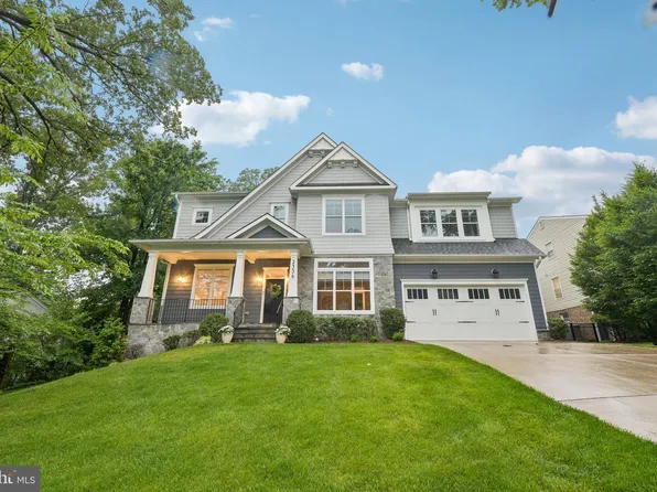 2336 N Oak St, Falls Church, VA 22046