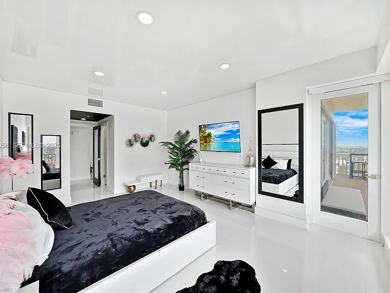 4020 Galt Ocean Dr #1801 — Photo 22