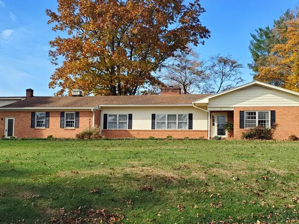 43 Stoneview Cir, Lexington, VA 24450