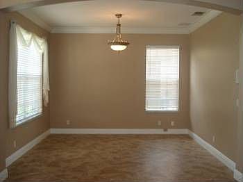 5th image of 122 Burnt Pine Dr