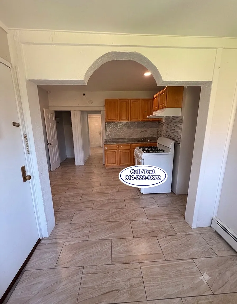 3 bed, $2,700 — Photo 1