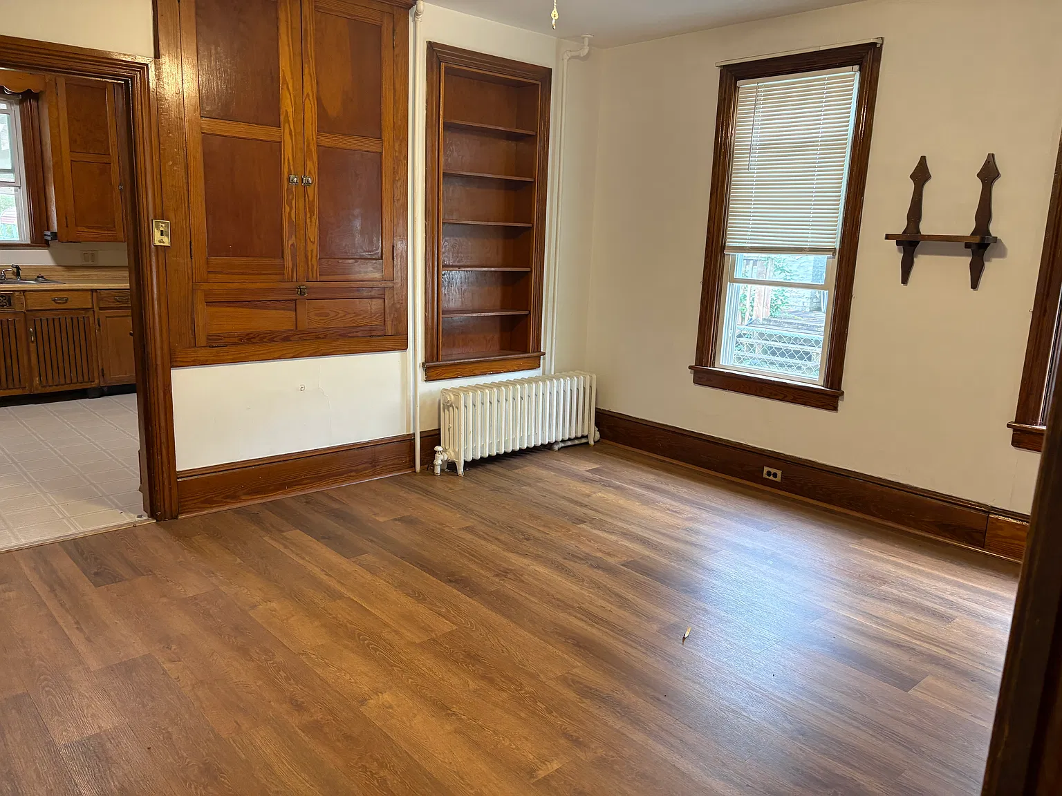 3 bed, 1200 sqft, $1,400 — Photo 3