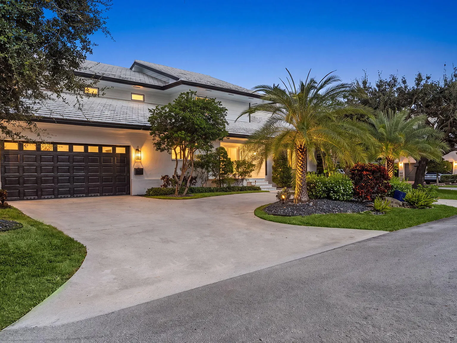 4 bed, 3.5 bath, 3286 sqft, $13,500 — Photo 4