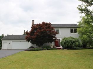 16 Saint Andrews Blvd, Fairport, NY 14450