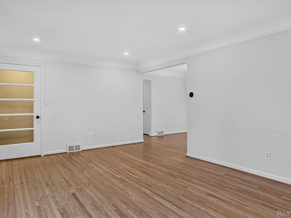 13771 Balfour St, photo 7