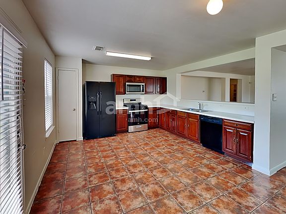 3rd image of 15703 Crooked Arrow Dr