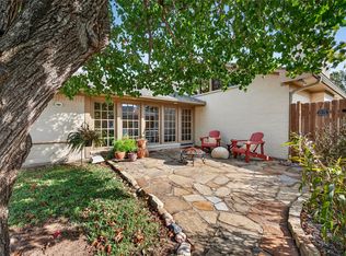 2215 Oak Creek Dr, Sherman, TX 75092
