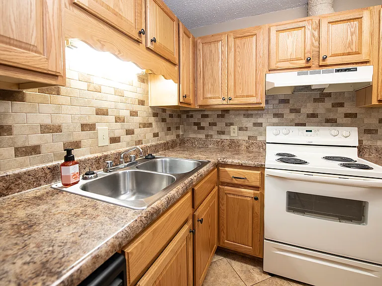 Willow Run Apartments — Photo 28