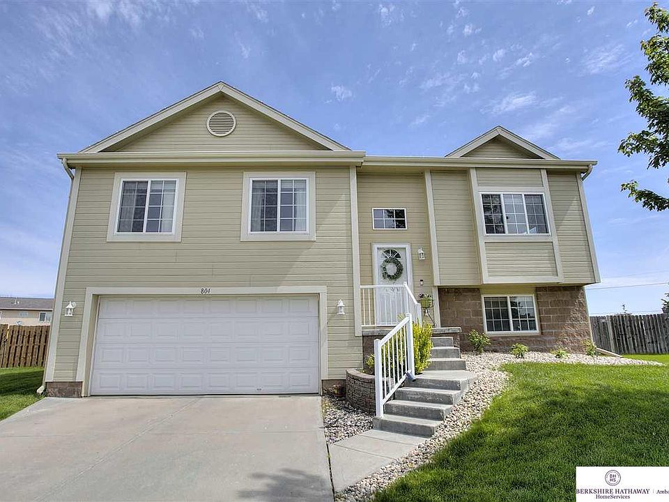 1st image of 804 Clearwater Dr