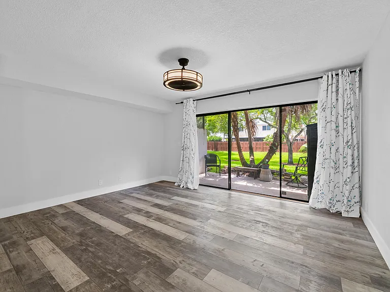 4221 SW 71st Way #4221 — Photo 8
