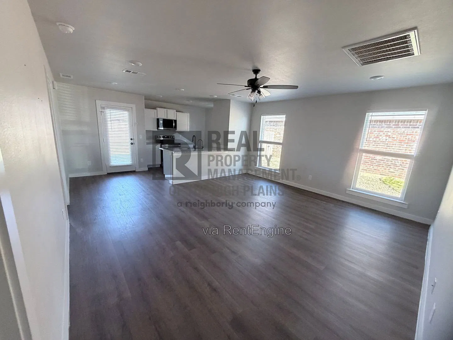 2 bed, 2.0 bath, 994 sqft, $1,650 — Photo 2