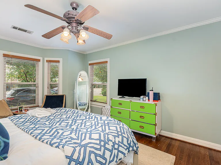 4220 Lovers Ln — Photo 20