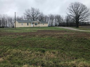 9122 County Highway 11, Nashville, IL 62263