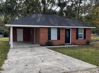 29920 Pine Dr, Albany, LA 70711