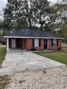 29920 Pine Dr, Albany, LA, 70711