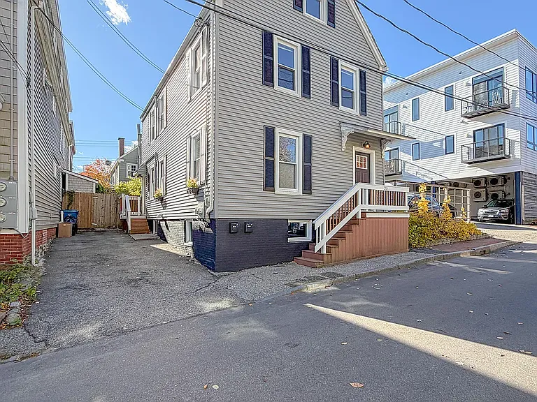 20 Tate St #1 — Photo 44