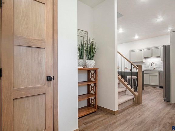 3rd image of 2414 E Cama Pl