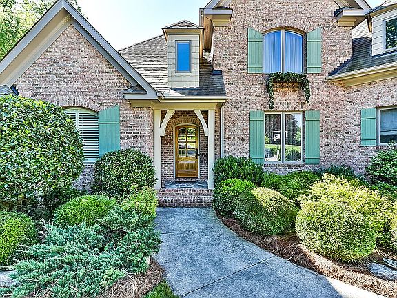 2nd image of 121 Highland View Dr