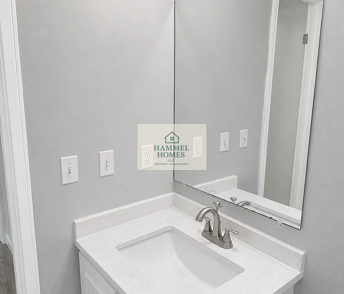 577 Main St W #1 — Photo 4