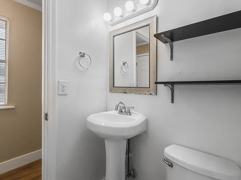 2352 Yorkshire Dr — Photo 32