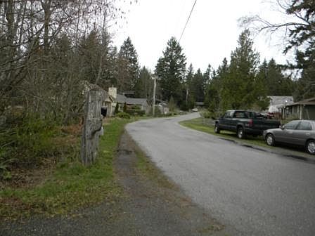 2nd image of 13967 Chinook Cir NW