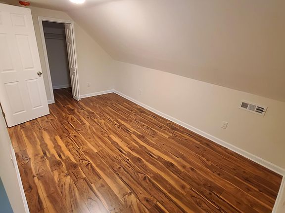 4th image of 690 Dewey St #2