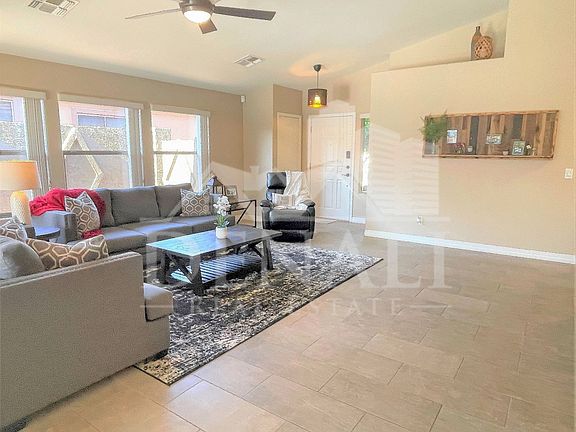 4th image of 1506 N Sierra Hts