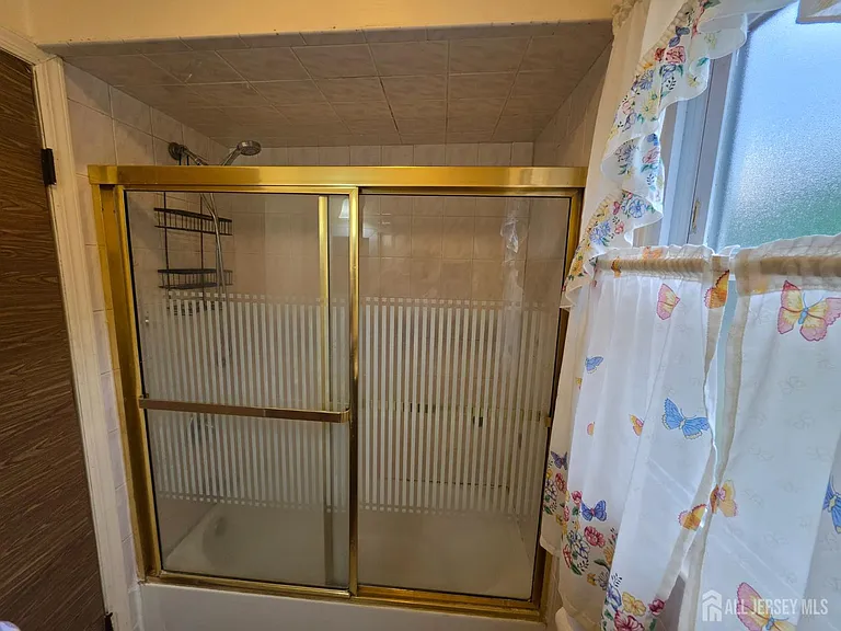 405 Frederick Ave — Photo 10