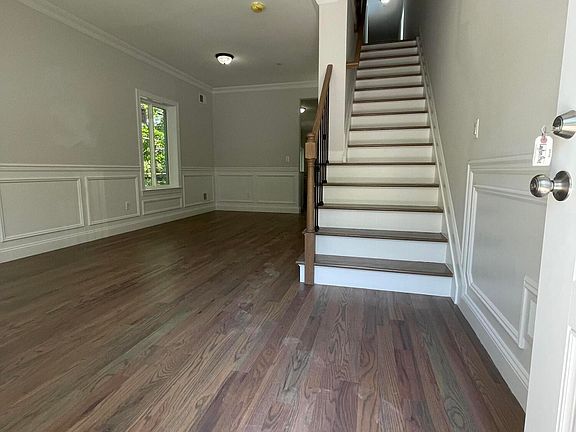 3rd image of 35 Layton Ave