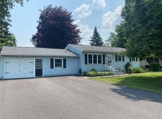 1058 Five Mile Line Rd, Webster, NY 14580