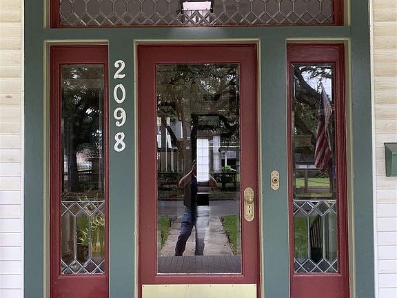 2nd image of 2098 McFaddin St