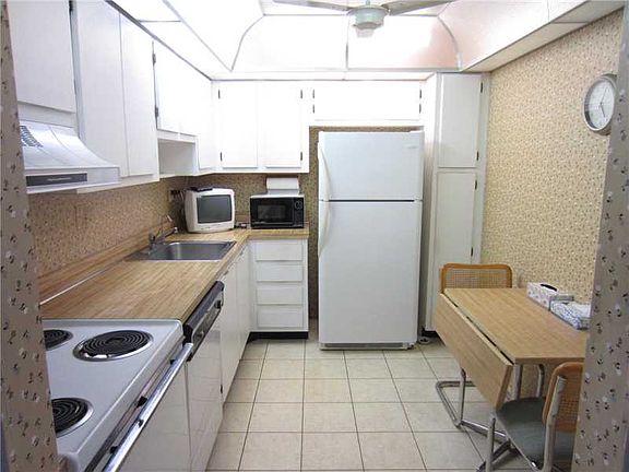4th image of 6351 N University Dr APT 210