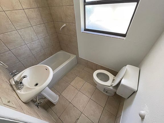 Shower and tub bathroom