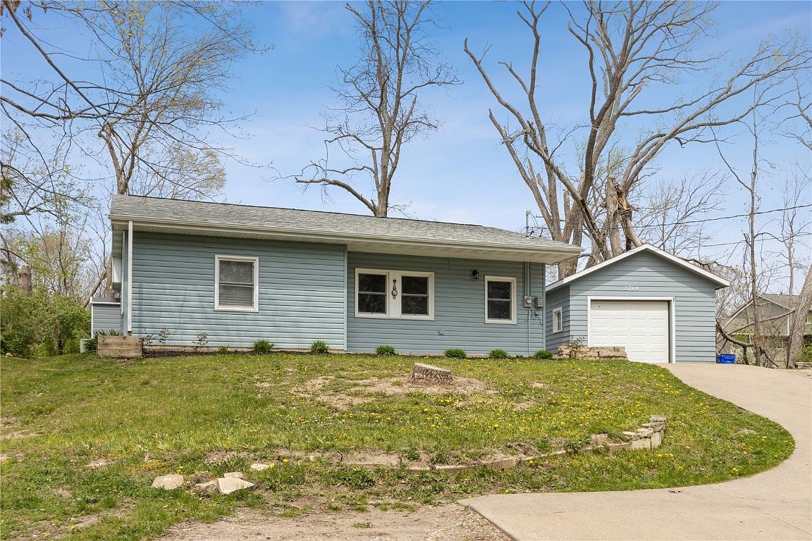 2704 Westwood Dr NW, Cedar Rapids, IA 52405 Zillow