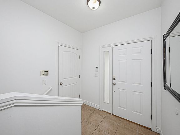 4th image of 828 Fossilridge Dr