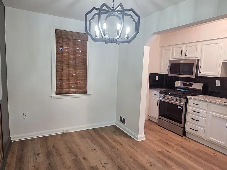 335 N Grantley St — Photo 9