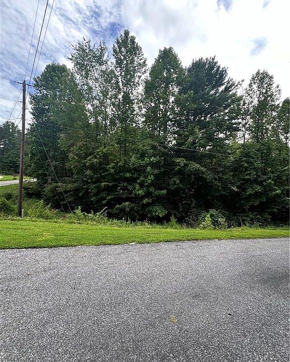 2nd image of 1060 S Minton Rd