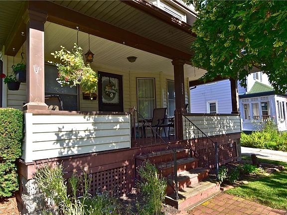 2nd image of 1452 Olivewood Ave