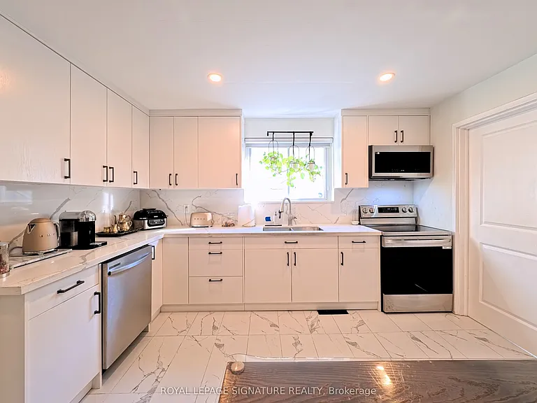 94 Meighen Ave — Photo 7
