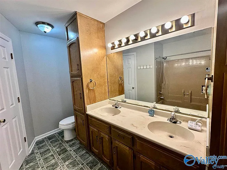 7520 Clubfield Dr SW — Photo 11