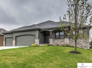 19411 Manderson Cir, Elkhorn, NE 68022