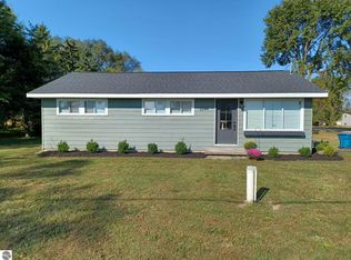 2244 S Smiths Crossing Rd, Freeland, MI 48623
