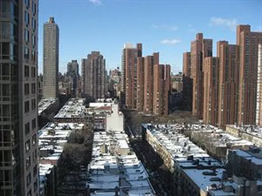 Rented by Douglas Elliman | media 20