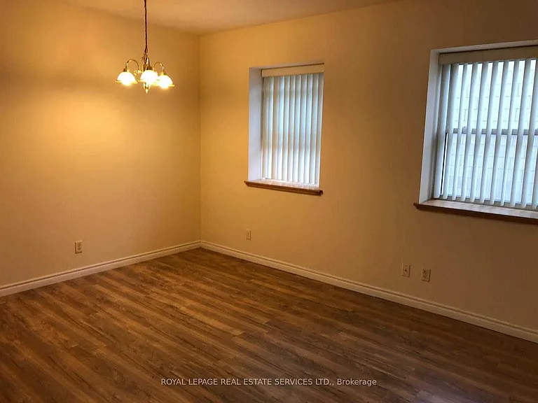 51 Wyndham St N #302 — Photo 6