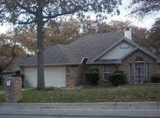 608 Lake Crest Pkwy, Azle, TX 76020